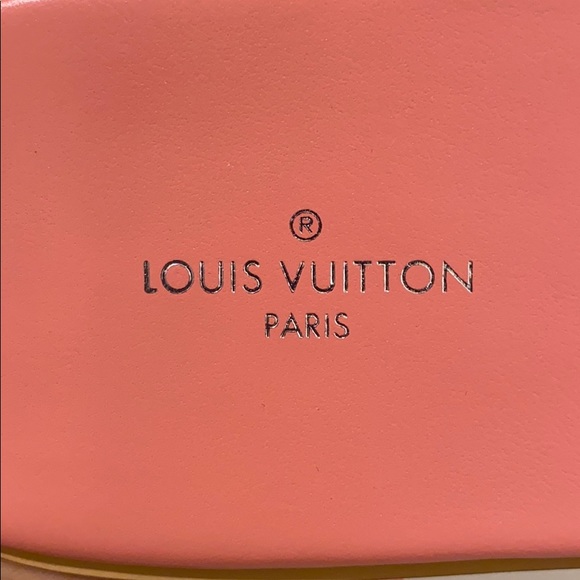❗️SOLD❗️NEW Louis Vuitton Lock It Mule Sandals - Picture 4 of 6